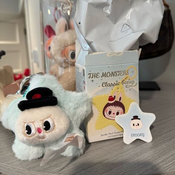 Spooky -  The Monsters Classic Series Sparkly Plush Pendant (It Lights Up!) - Picture 1 of 4